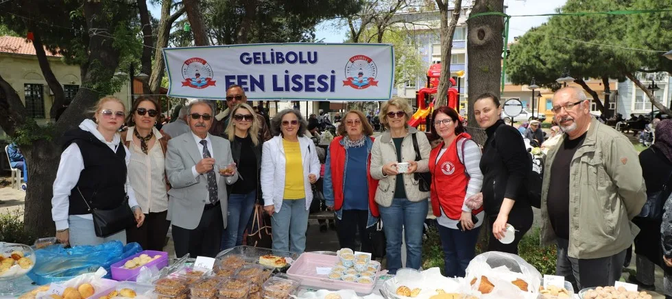 Özacar, Fen Lisesi’nin Kermesine Katıldı