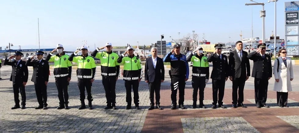Polis Haftası’nda Sade Kutlama Töreni