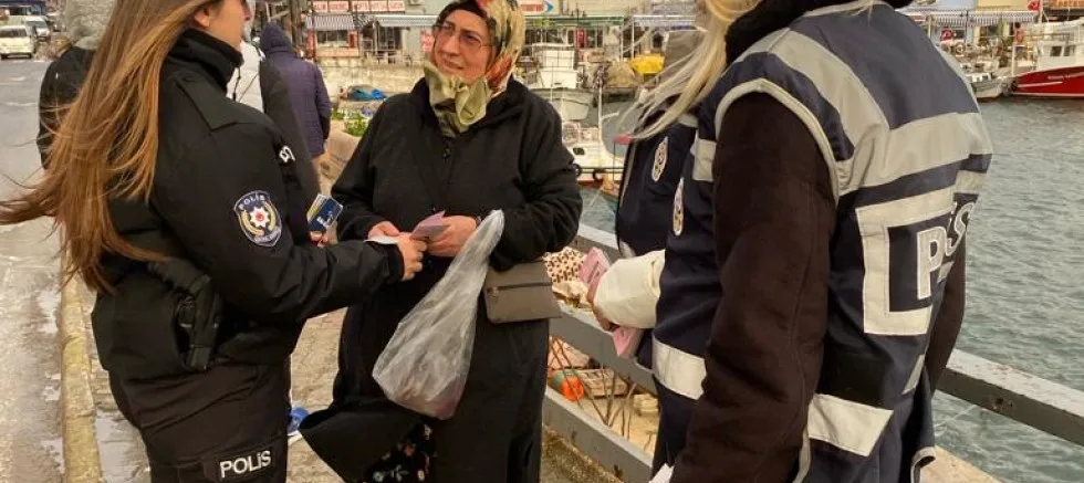 Polisten Kadına Karşı Şiddetle Mücadele Bilgilendirmesi