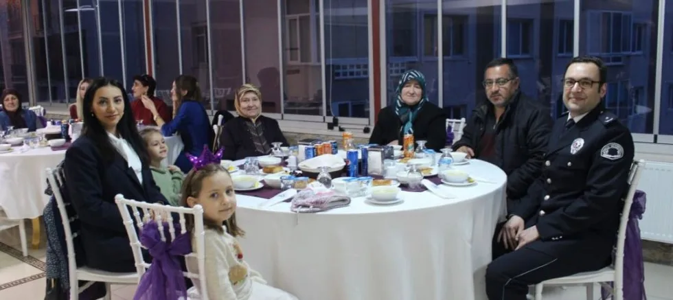 Şehit Polis Ailelerine İftar Yemeği