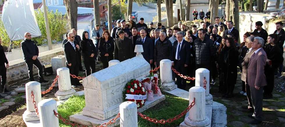 Vatan Şairi Namık Kemal Mezarı Başında Anıldı