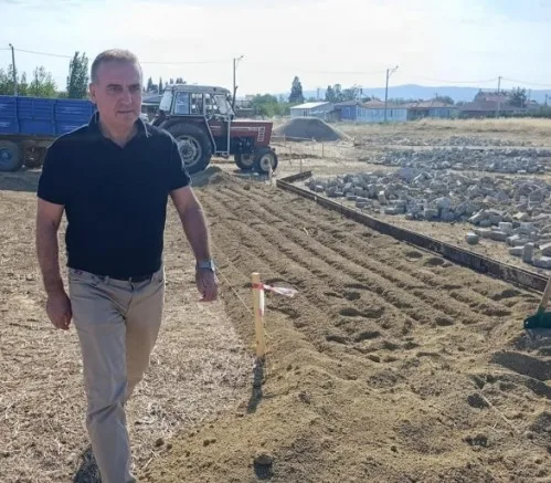 Yeni Mahalle’de Park Yapım Çalışmaları Devam Ediyor