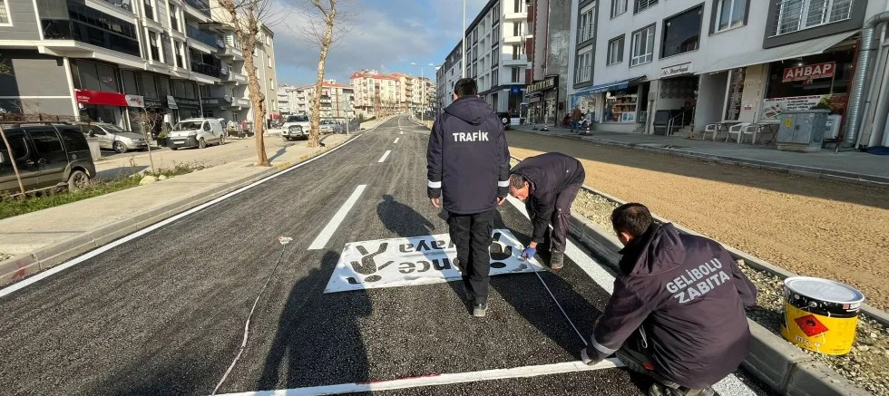 Yol ve Park Çizgileri Çiziliyor